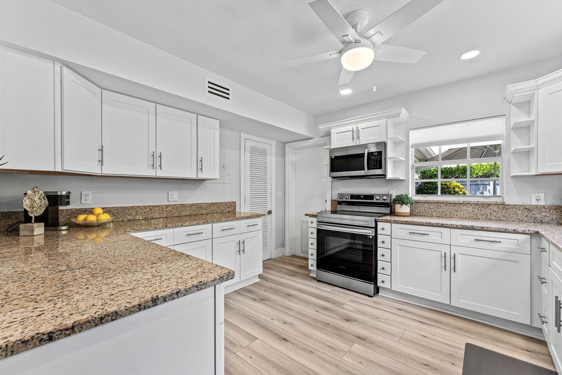 233 Lake Terrace, Delray Beach, FL 33444 Photo
