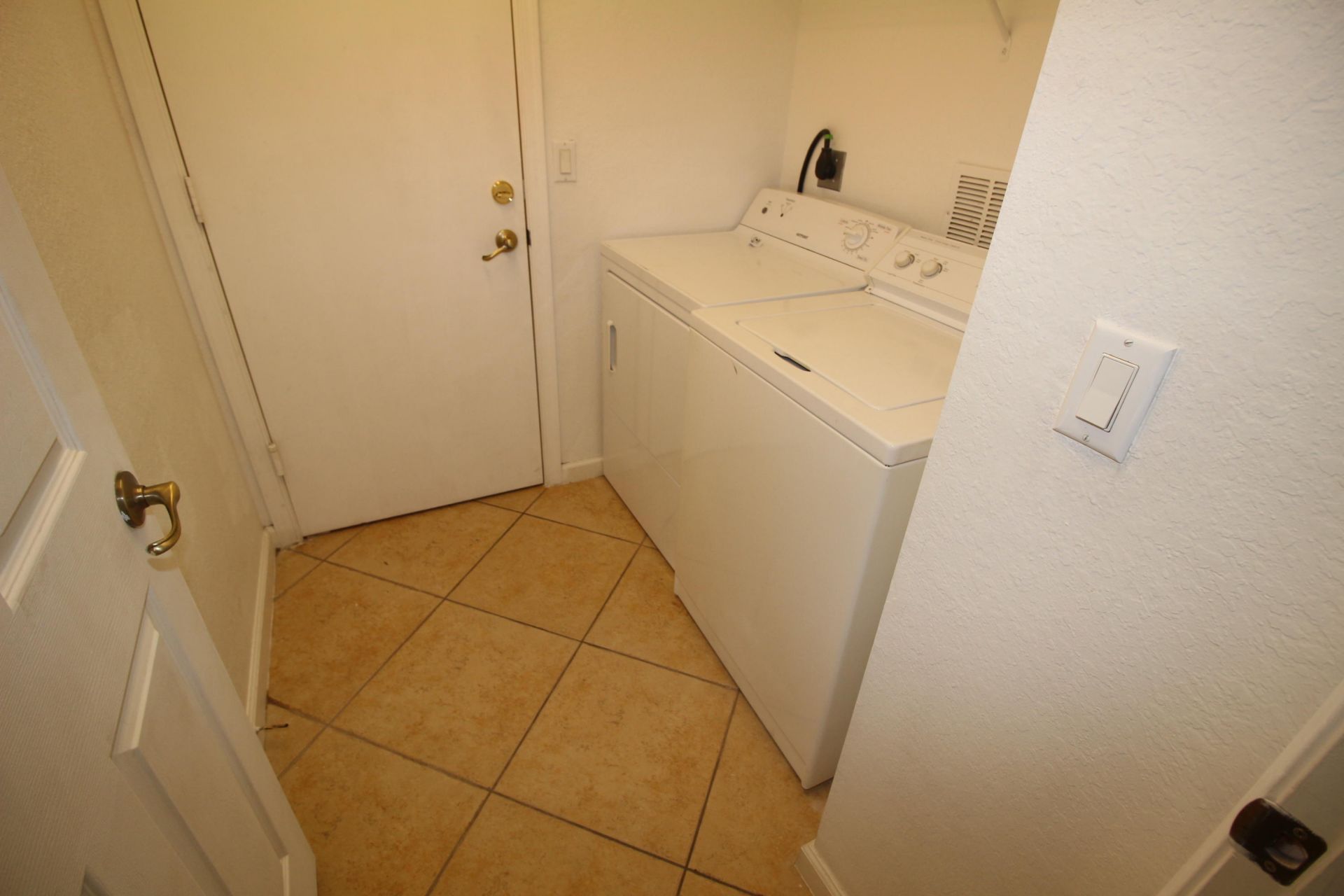 6602 Sandy Bank Terrace, Riviera Beach, FL 33407 Photo