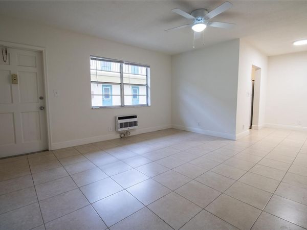 2537 LINCOLN Street, Unit #3, Hollywood, FL 33020