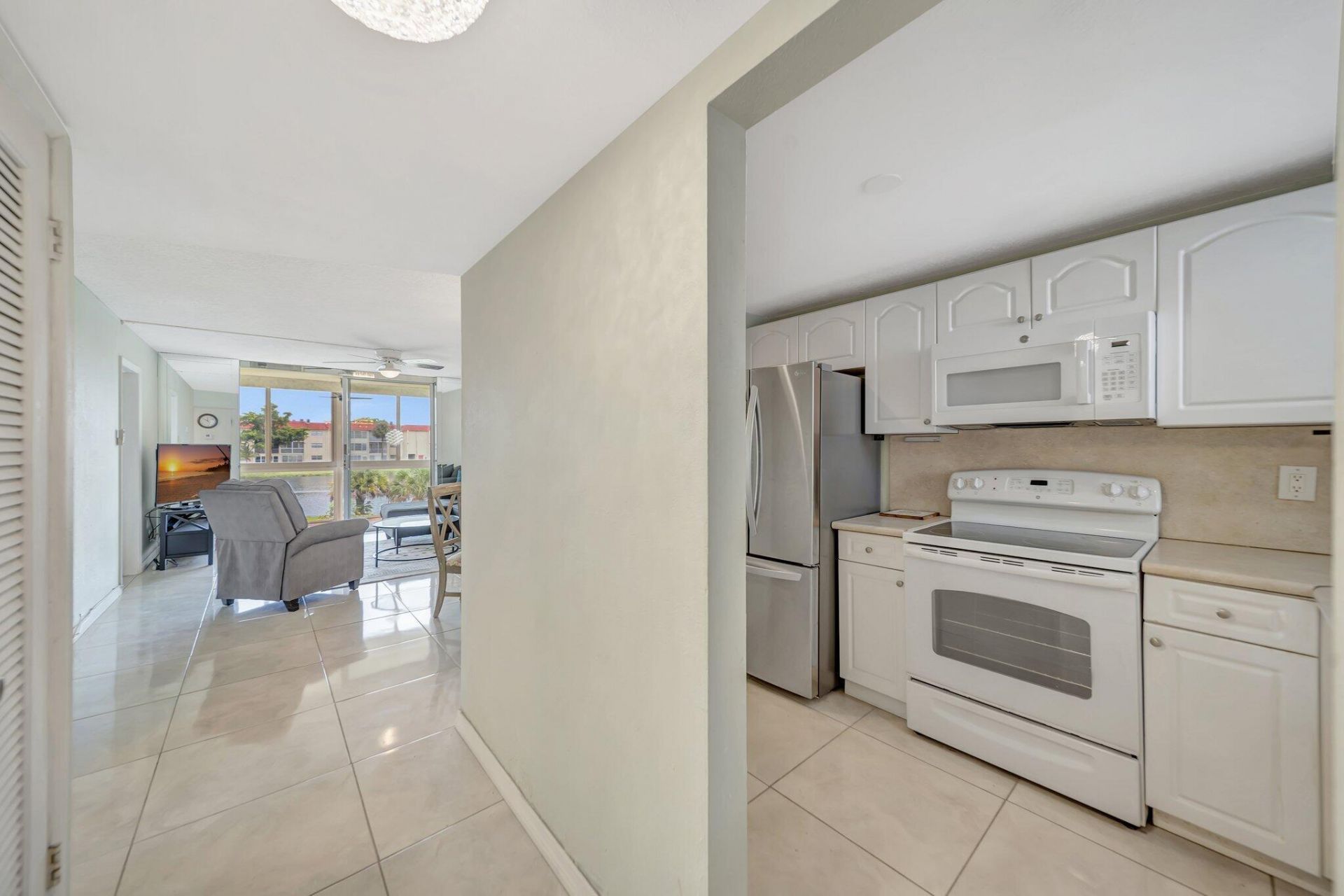 2700 Sunrise Lakes Drive W, Unit 201, Sunrise, FL 33322 Photo