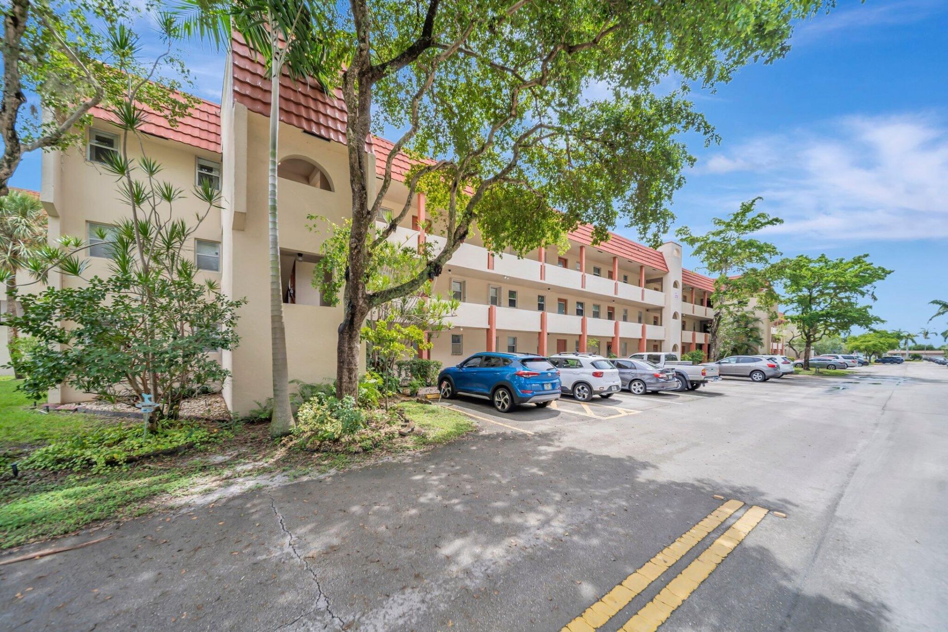 2700 Sunrise Lakes Drive W, Unit 201, Sunrise, FL 33322 Photo