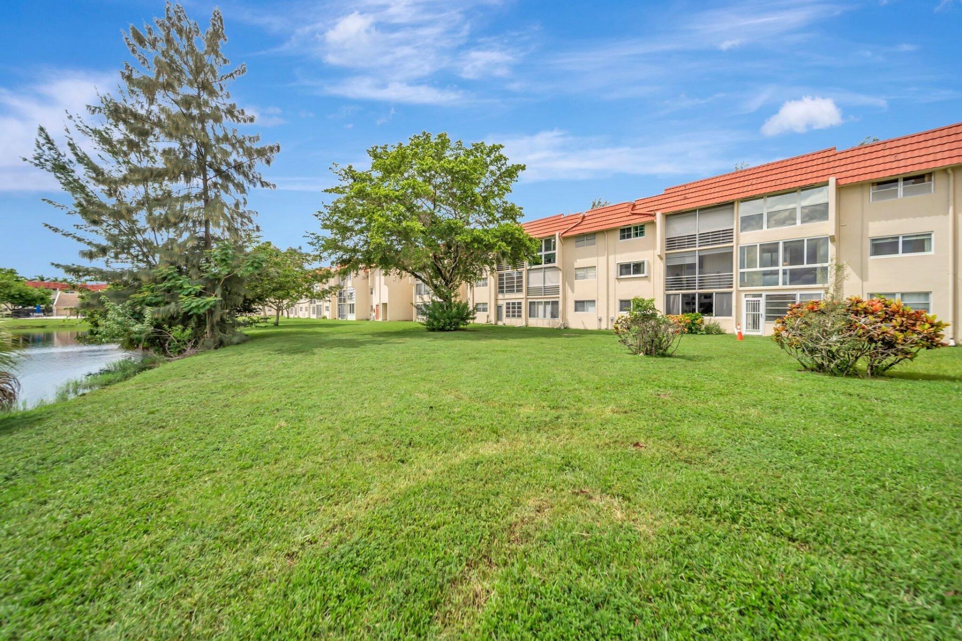 2700 Sunrise Lakes Drive W, Unit 201, Sunrise, FL 33322 Photo
