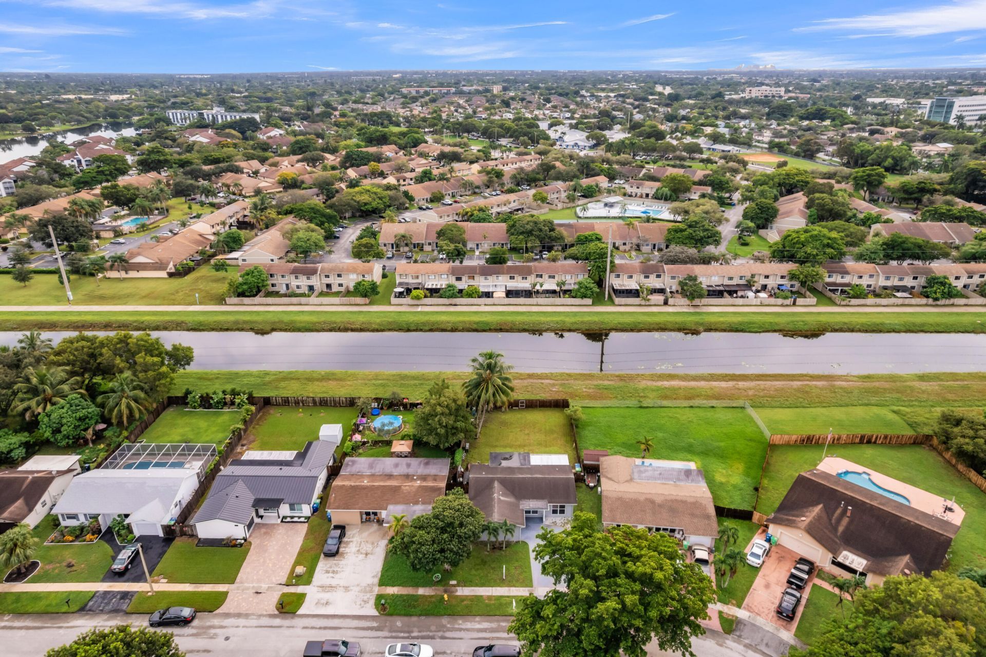3740 NW 113th Avenue, Sunrise, FL 33323 Photo