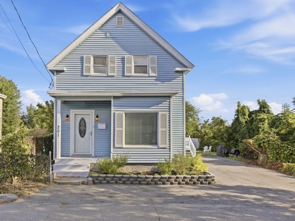 201 W Manchester St, Lowell, MA 01852