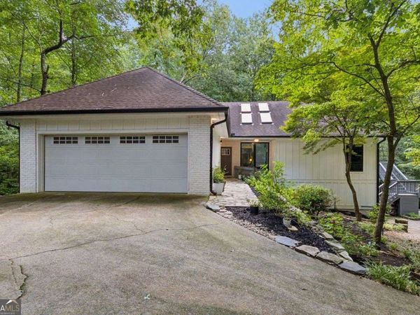 2330 Castle Lane NE, Marietta, GA 30062