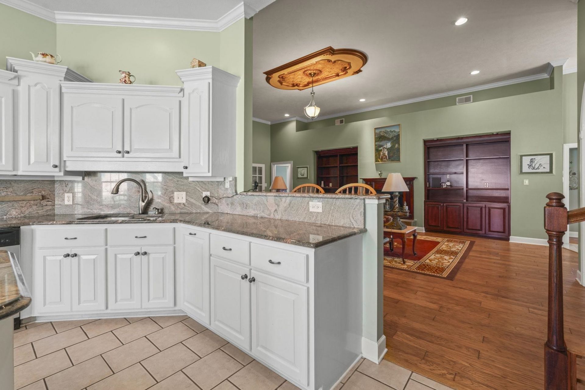 3712 Faith Dr. Photo 6