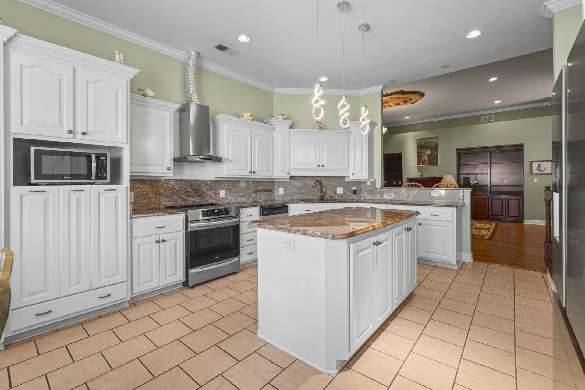 3712 Faith Dr. Photo 9