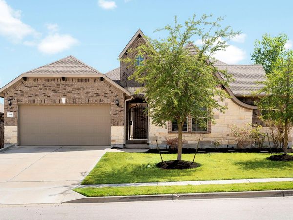105 W Highfield ST, Hutto, TX 78634