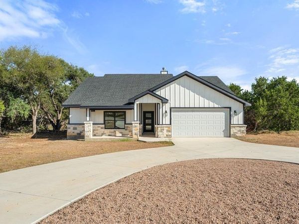 4 Dalewood DR, Wimberley, TX 78676