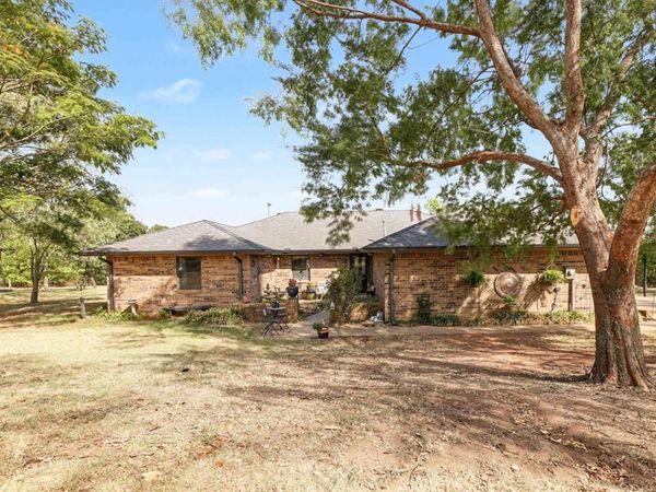 106800 S 3450 Road, Meeker, OK 74855