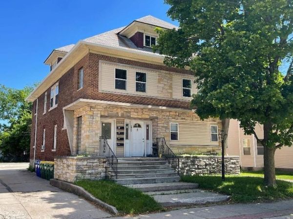 1211 E WALNUT STREET, Green Bay, WI 54301