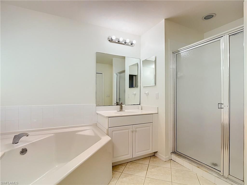 3545 Laurel Greens Ln N, Unit 103, Naples, FL 34119 Photo