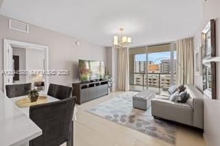 6799 Collins Ave, Unit 606, Miami Beach, FL 33141 Photo
