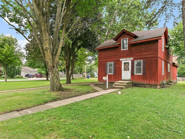 34 Nebraska Street , Geneva, IL 60134