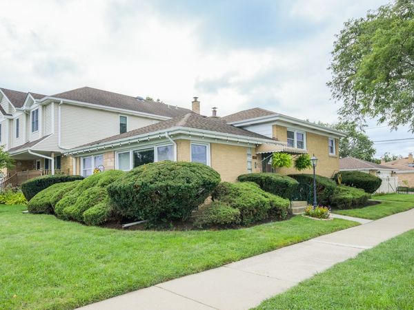 8662 N Ozark Avenue , Niles, IL 60714