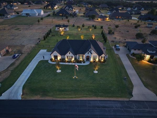 317 Kenyon Court, Granbury, TX 76049