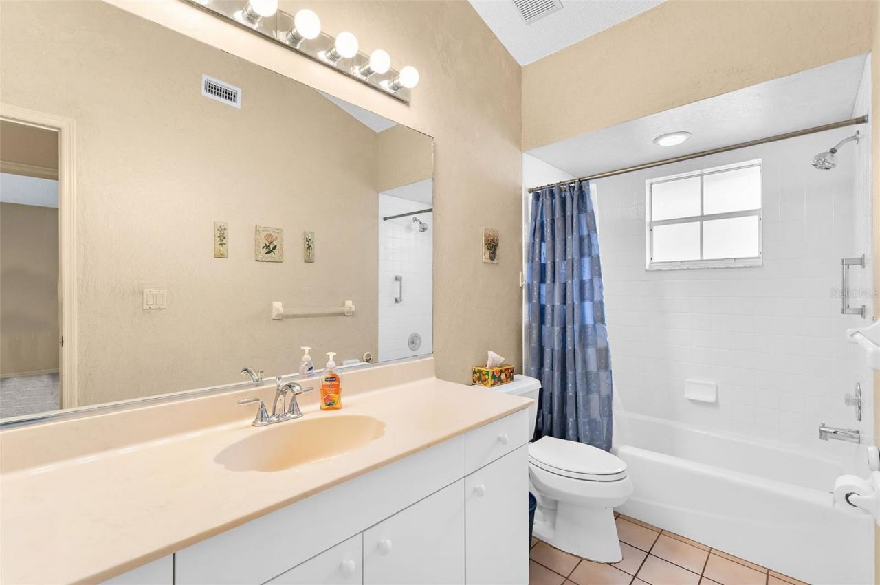 6724 Approach Road, Unit 3, Sarasota, FL 34238 Photo