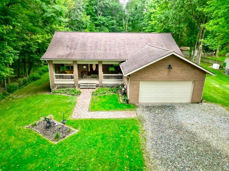 712 Crestrose Circle , Howard, OH 43028 Photo 2