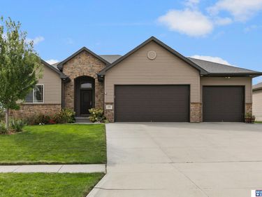 1201 Ridge Road, Hickman, NE 68372