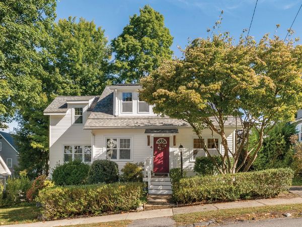 4 Stone Ave, Winchester, MA 01890