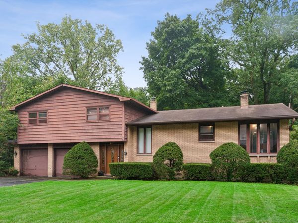 211 Sheridan Court, Waukegan, IL 60085