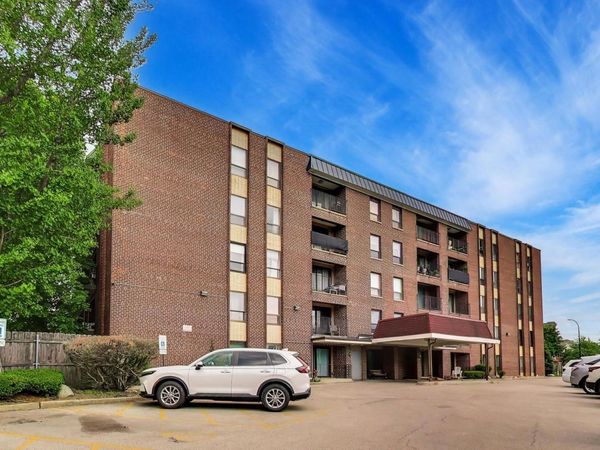 6330 Lincoln Avenue, Unit 1A, Morton Grove, IL 60053