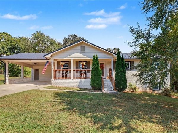 51 Rainwood Circle SE Drive , Silver Creek, GA 30173