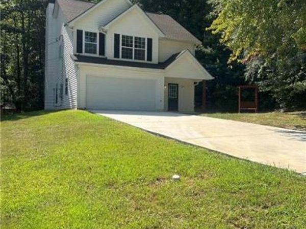 7040 Hassana Lane, Fairburn, GA 30213