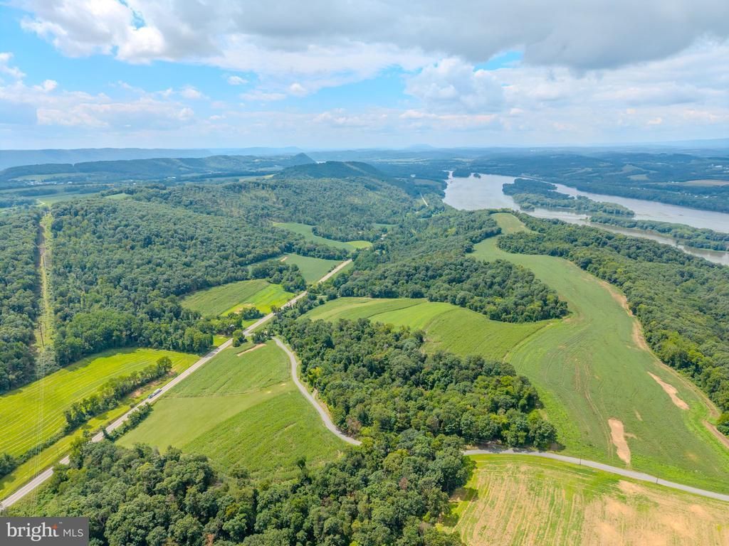 00 CARLS HILL ROAD , HERNDON, PA 17830
