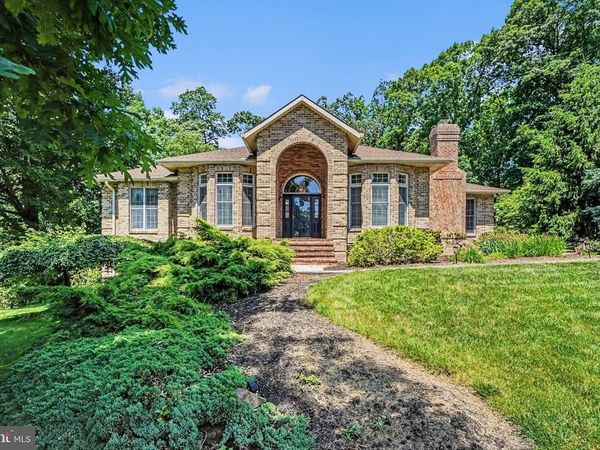 1905 CHRISTOPHER PLACE, HARRISBURG, PA 17110