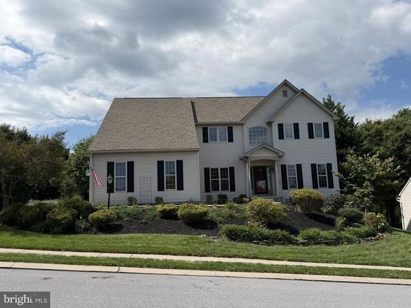 109 E GREENBRIAR DRIVE , YORK, PA 17407