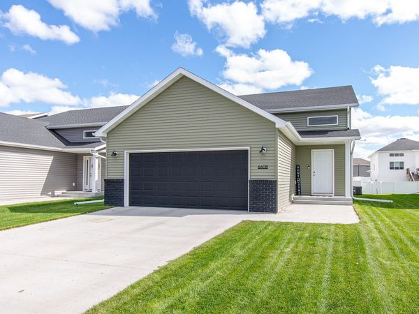 6608 27th Street S, Fargo, ND 58104