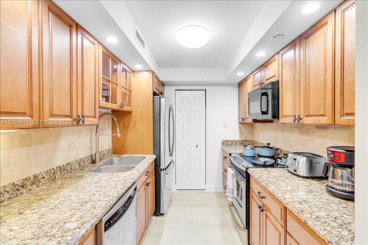 3000 N Ocean Dr , Unit 3B, Singer Island, FL 33404 Photo