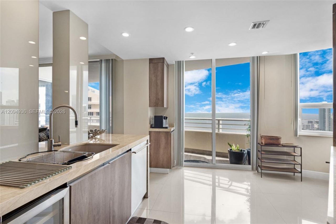 848 Brickell Key Dr , Unit 3905, Miami, FL 33131 Photo