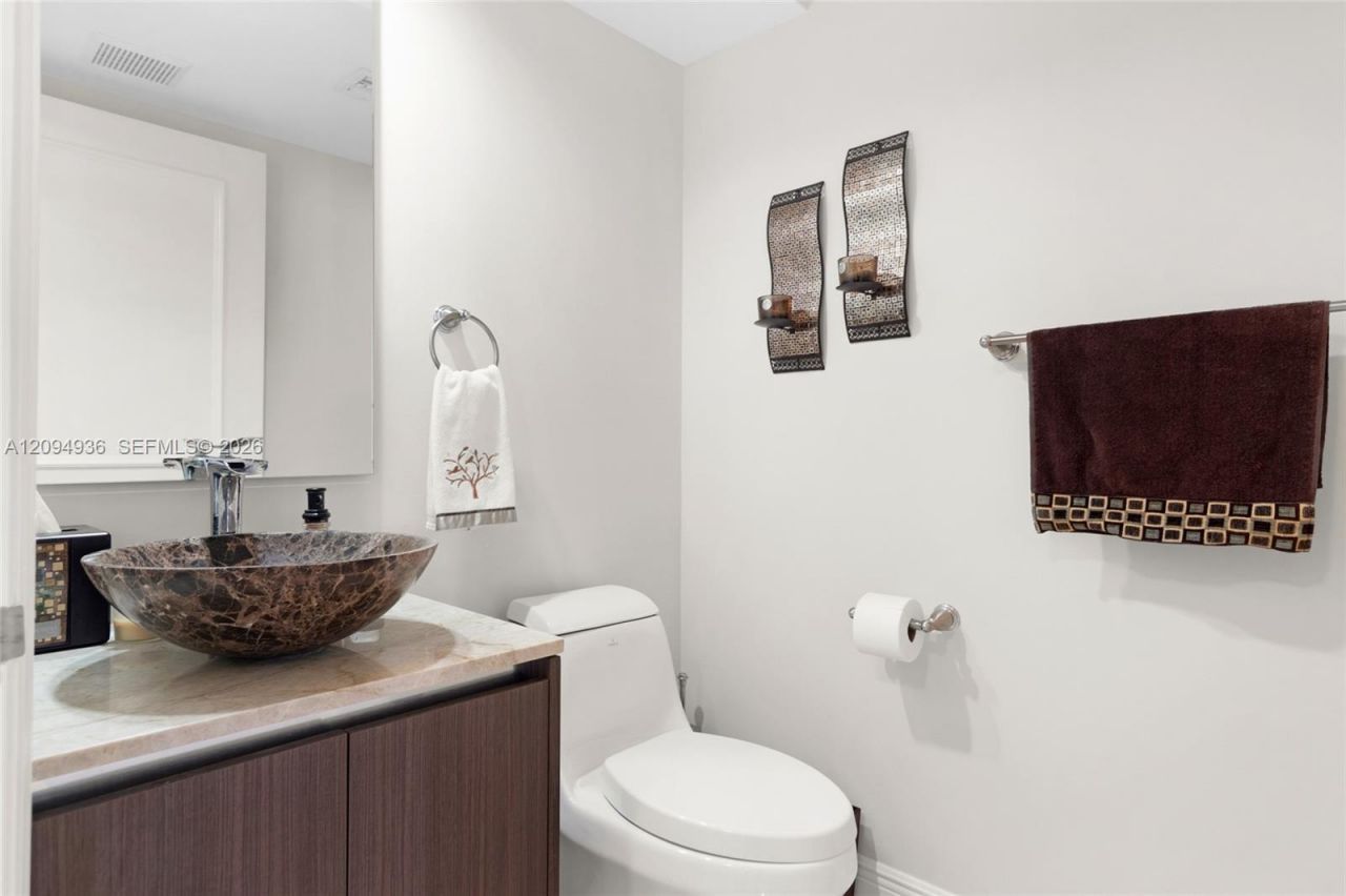 848 Brickell Key Dr , Unit 3905, Miami, FL 33131 Photo