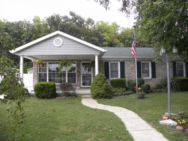 679 E Indiana Avenue, Spencer, IN 47460