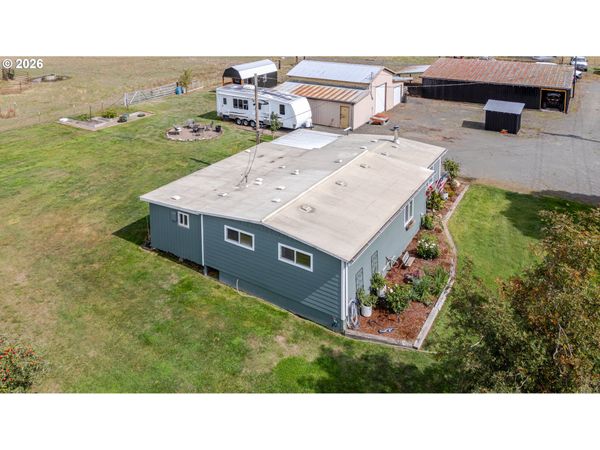 36263 AIRPORT DR, Lebanon, OR 97355