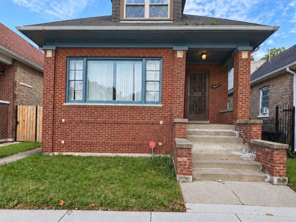 7637 S Eberhart Avenue, Chicago, IL 60619