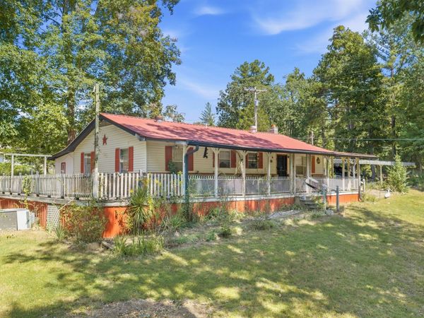 395 Martin Cir , Lobelville, TN 37097