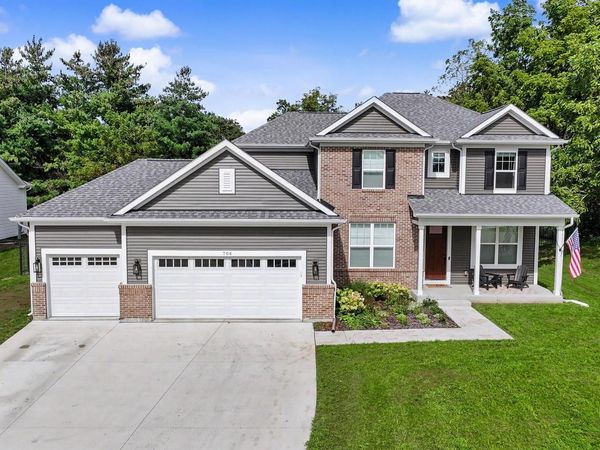 706 Arbor Ridge DRIVE, Delavan, WI 53115