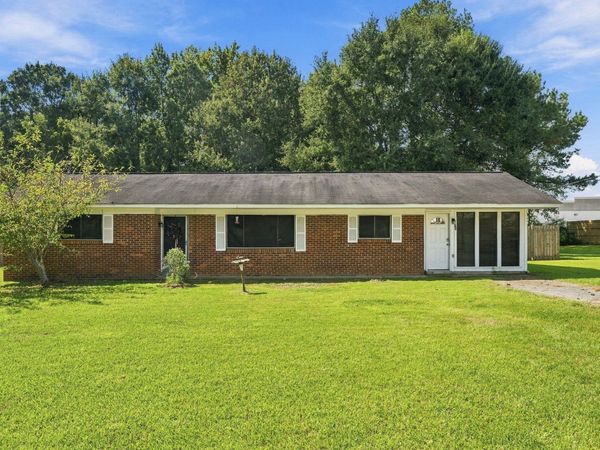 29 Beech Ln., Petal, MS 39465