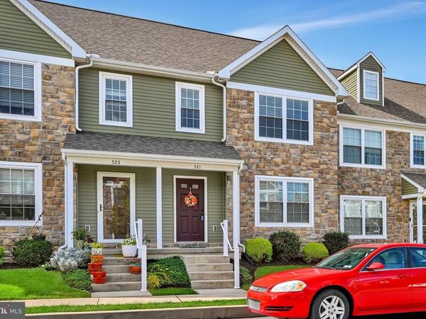 521 BYLER CIRCLE , LEBANON, PA 17042