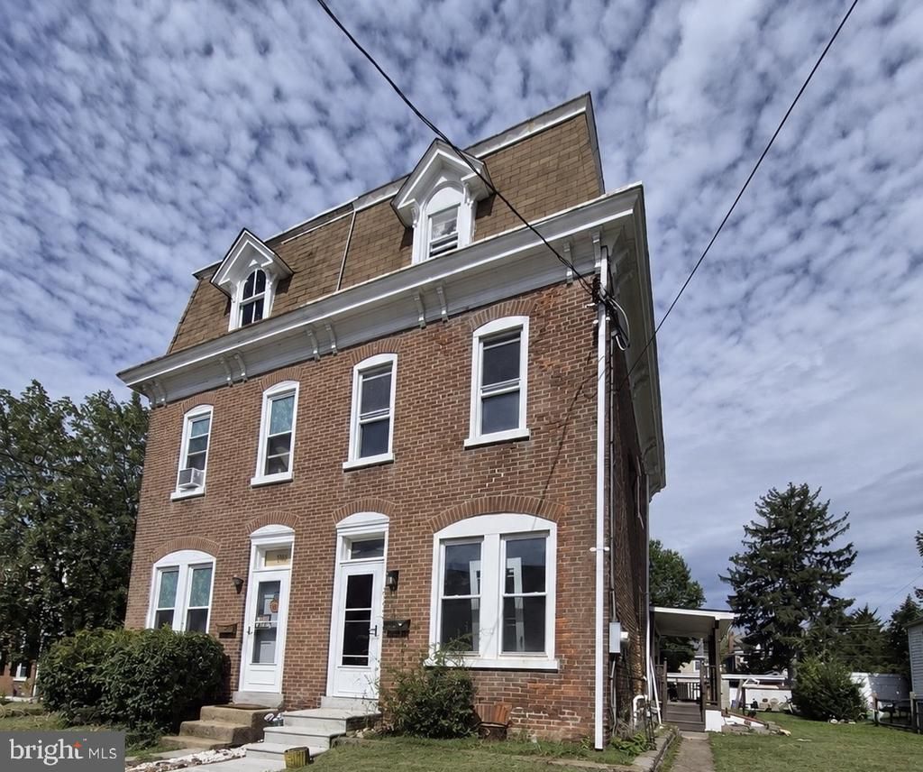 943 QUEEN STREET , POTTSTOWN, PA 19464