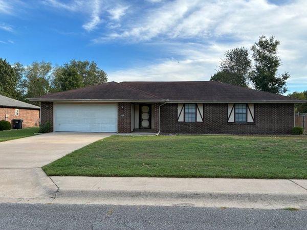 3201 Westmoreland Avenue, Springdale, AR 72762
