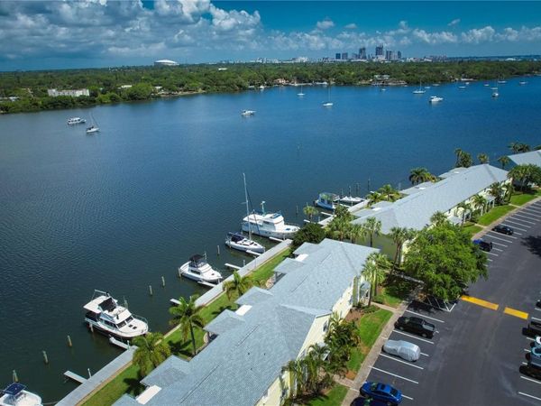 165 POMPANO DR SE , ST PETERSBURG, FL 33705