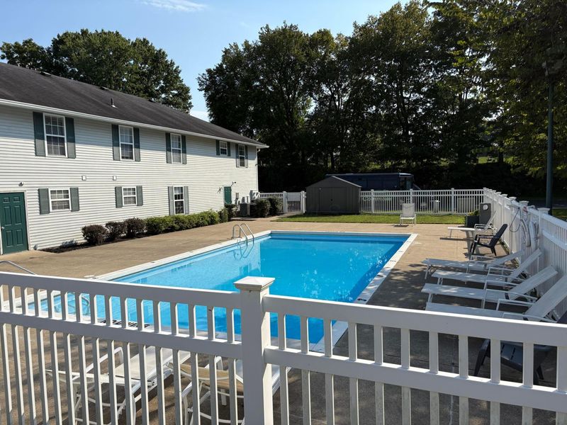 15 S Shafer Street , Unit 404, Athens, OH 45701 Photo 11