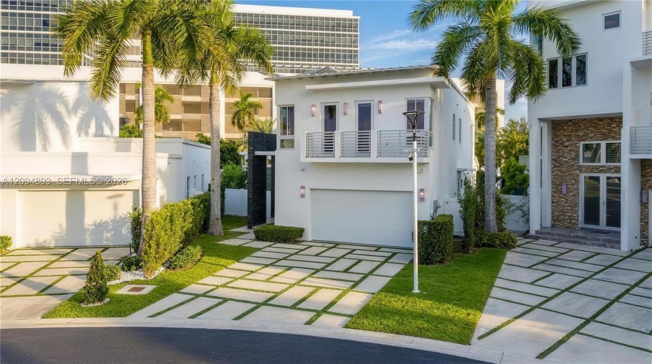 8221 NW 34th Dr , Doral, FL 33122 Photo