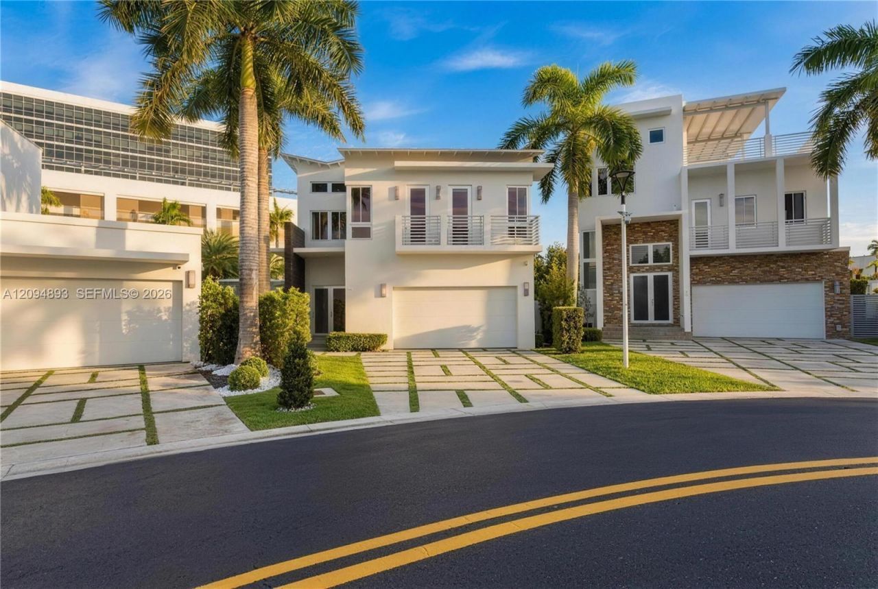 8221 NW 34th Dr , Doral, FL 33122 Photo
