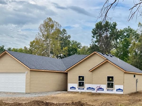 316 NE 21st Road, Warrensburg, MO 64093