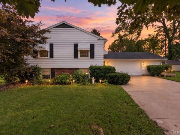302 Miami Court, Tecumseh, Mi 49286